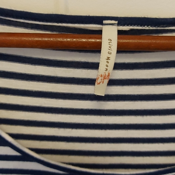 Short sleeve top - Picture 2 of 5